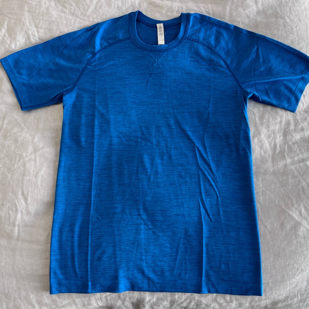 Lululemon Men's Blue Short Sleeve Athletic Top